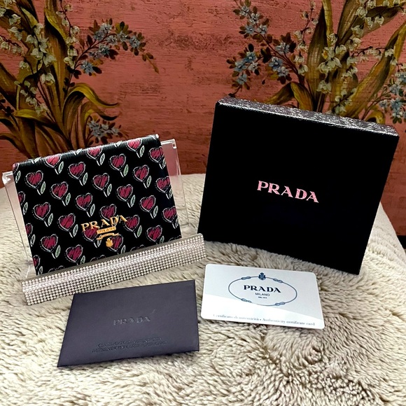 Prada Heart Flower Heart Compact Wallet Limited Edition! - Picture 2 of 14